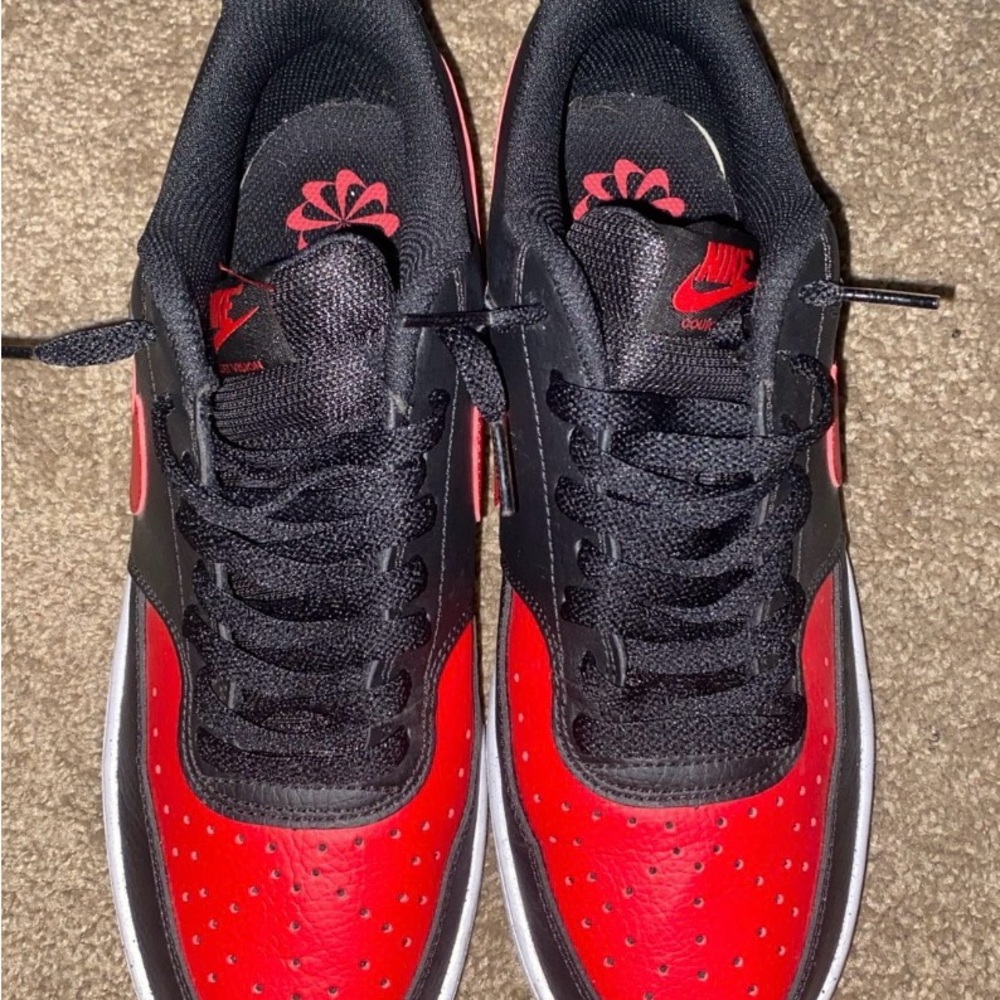 Nike Men's Red and Black Sneakers